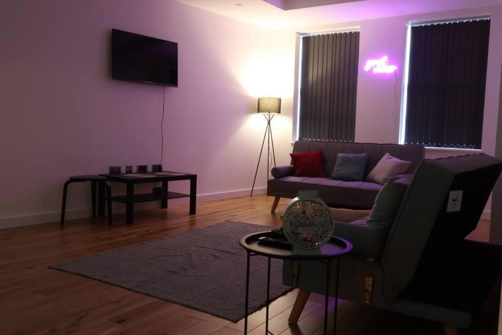 Вилла Modern House In Бирмингем Экстерьер фото