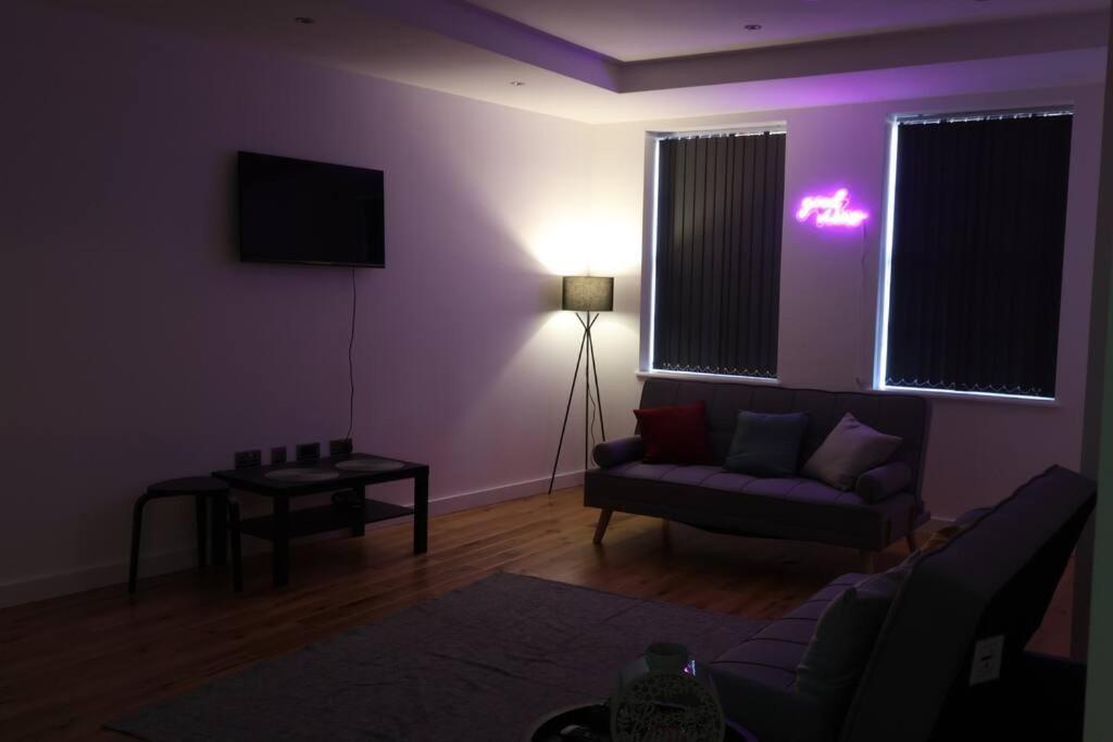 Вилла Modern House In Бирмингем Экстерьер фото